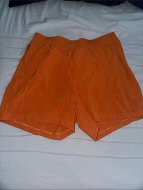 Lululemon pace breaker shorts 5” size Large